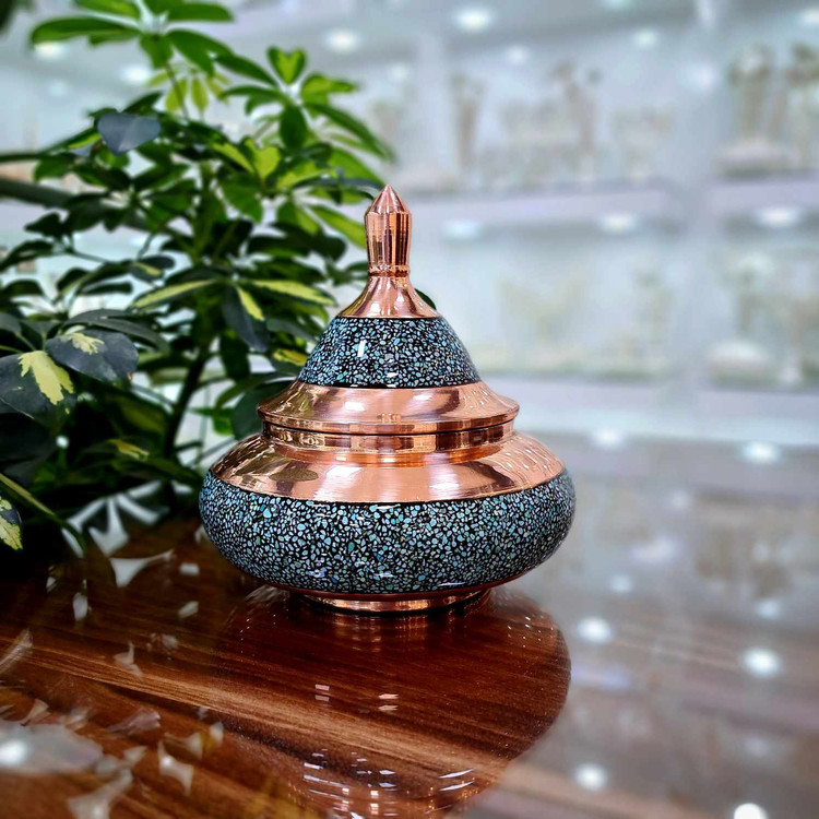 شکلات خوری فیروزه کوبی