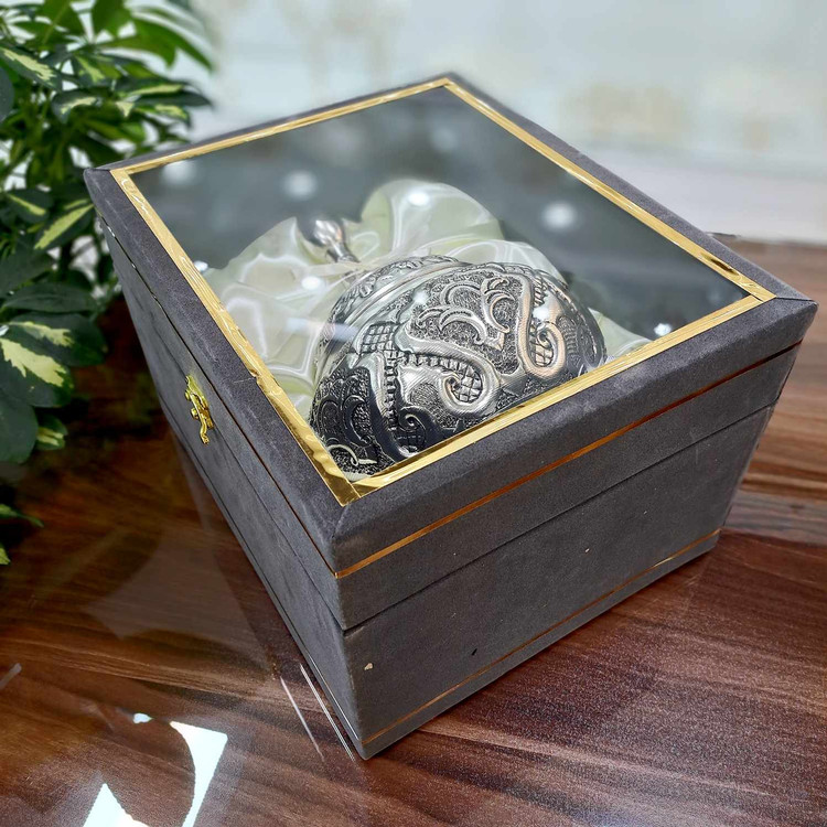 شکلات خوری قلمزنی با روکش نقره